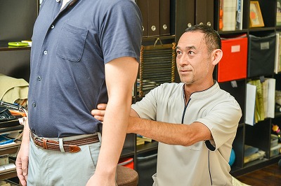 交通事故の腰の痛み（腰部捻挫）